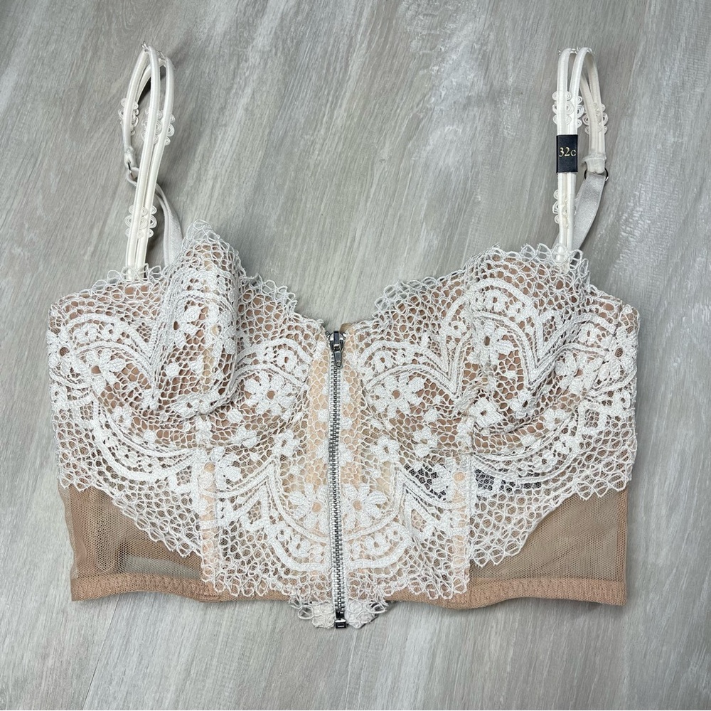 NWT Victorias Secret Lace Bralette with Zipper Closure